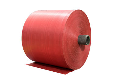 中国 赤い編まれる PP のためのポリプロピレンによって編まれる生地ロールは通気性の反引きを袋に入れましたり/袋に入れます サプライヤー